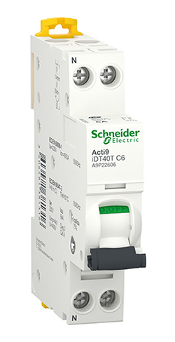 Disjoncteur électrique 16 ampères sur rail DIN dans un tableau électrique domestique